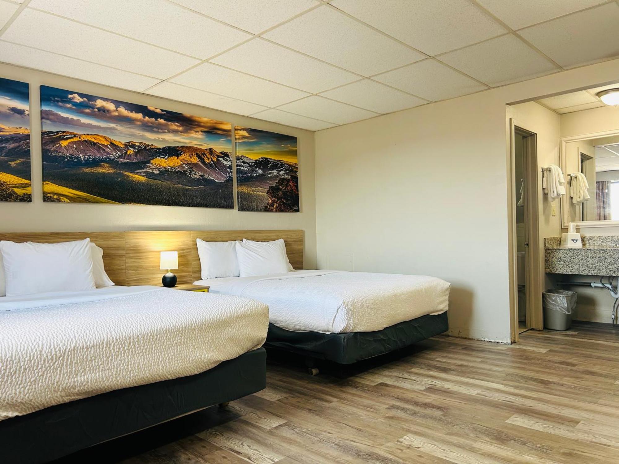 Days Inn By Wyndham Wheatland Exterior photo